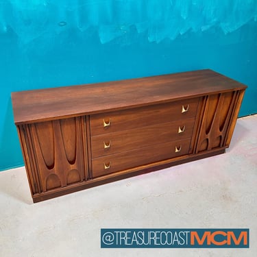 Mid Century Broyhill Brasilia Credenza / Sculptural Walnut Lowboy Buffet Sideboard TV Stand Dresser/ Vintage MCM / Shipping Not Included 
