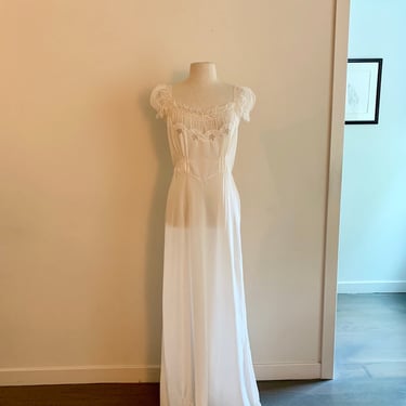 Yolande vintage white nylon lingerie gown-size M 