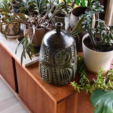 Vintage Handmade John Gilbert Australia Large Green Carved Abstract Ceramic Pottery Vase Pot, ca. 1960's RARE 