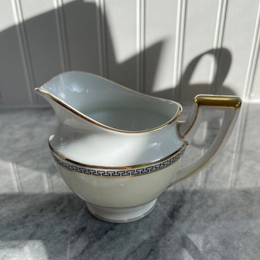 Gold Detail Creamer Cup 