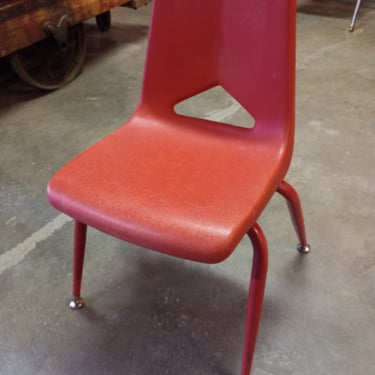 Vintage children's plastic chair 14 x 15