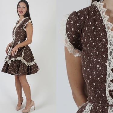 Brown Cotton Western Honky Tonk Dress / 70s White Floral Square Dancing Outfit / Ruffle Full Circle Tiered Skirt 