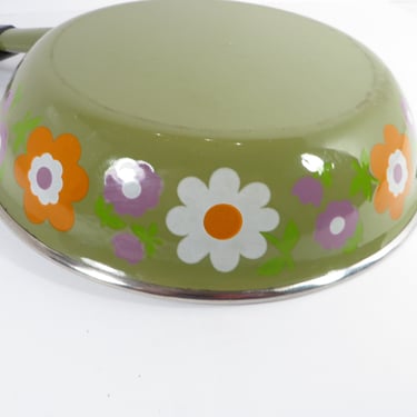 Vintage Green Flower Enameled Skillet - Mod Avocado Green Daisy Flower Skillet 