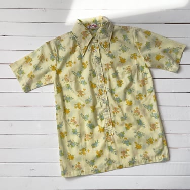 cute cottagecore blouse 70s vintage pastel yellow floral short sleeve shirt 