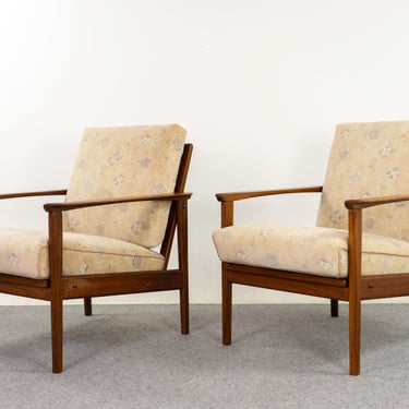 2 Danish Modern Teak Lounge Chairs - (325-040) 