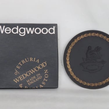 Wedgwood England Jasperware Black and Gold Mothers Day 1971 Plate in a Box 3640B
