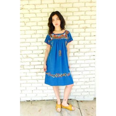 Oaxacan Dress // vintage sun Mexican hand embroidered floral boho hippie cotton hippy blue 70s 70's 1970s 1970's // S/M 