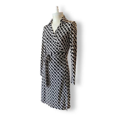 Vintage Diane Von Furstenberg Wrap Dress Size 6 Black White Geometric Print Vintage 