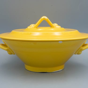 Harlequin Yellow Casserole with Lid, Homer Laughlin for Woolworths | Vintage Mid Century Modern Dinnerware Serveware 