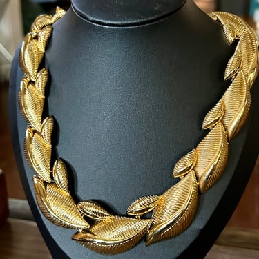 Vintage Monet Jewelry Statement Necklace Collar Choker Gold Tone Leaves Mid Century 