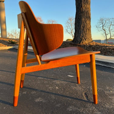 IB Kofod Larsen penguin chair