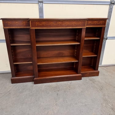 Vintage Banded Mahogany Sheraton Style Triple Shelf Open Bookcase 