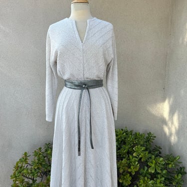 Vintage 70s taupe grey knit dress with faux leather grey wrap belt Sz S/M Ronnie Heller 