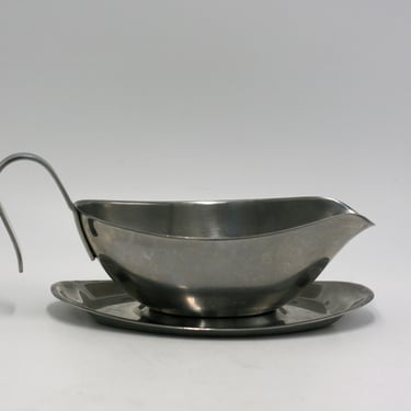 vintage Inoxbeck stainless steel gravy boat with attached underplate made in Italy 