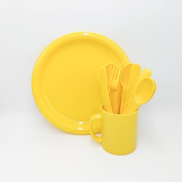 Vintage Yellow Picnic Set (20 piece) 