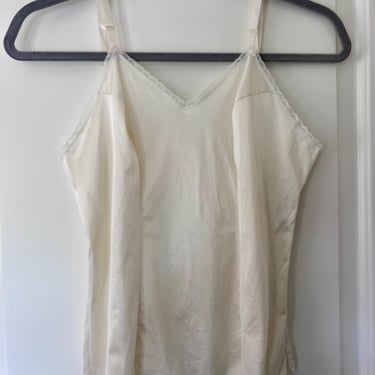 Vanity Fair ivory lace trimmed satin camisole 