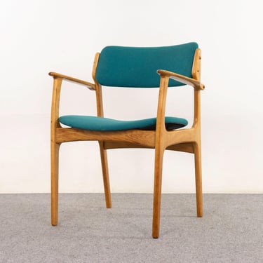 Oak Model 50 Armchair by Erik Buch - (321-107.2) 