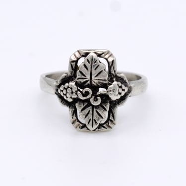 70's sterling size 7.25 grape clusters & leaves ring, dimensional open work SJ 925 silver good luck fruit ring 