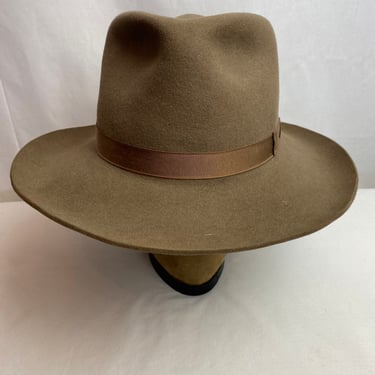 Vintage men’s hat~ fedora style Australian hat Beaver felt classic tan/ brown dress hat pinup rockabilly stylish As-seen / size 71/4 