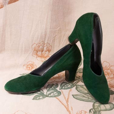 1940s Shoes - Size 9.5 N  - Chic Vintage 40s Forest Green Suede Baby Doll Pumps 