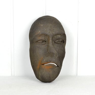 Wall mask by artist Helga Seum from Gedern mural grotesque grimace face ceramic studio ceramics handmade Design Pottery art ceramics 