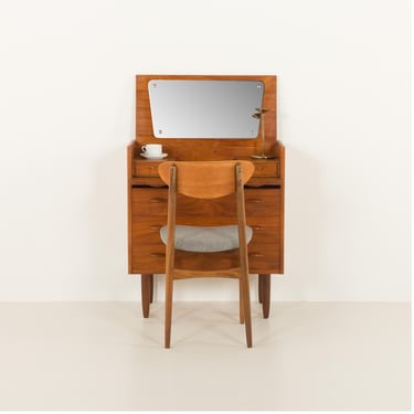 Danish teak dresser with hidden vanity in the style of Arne Hovmand Olsen, 1960s 