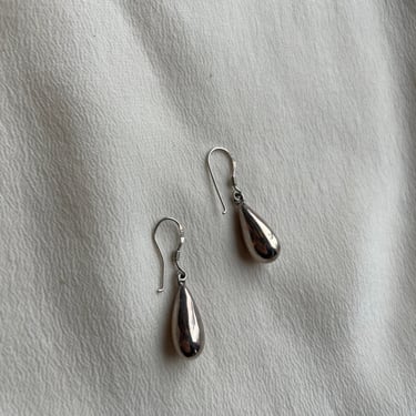 silver drop dangly earrings E352