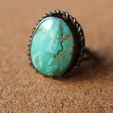 Vintage Turquoise Ring / 70's Sterling Ring / Southwest Turquoise Jewelry / Size 6 3/4 