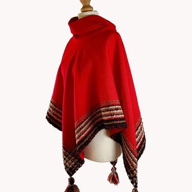 Arola 1970s Tamara Red Wool Poncho - Finnish Vintage - Size M 