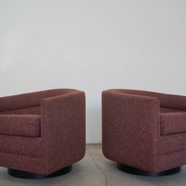 Pair of Mid-century Modern Barrel Swivel Lounge Chairs 