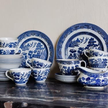 mixed blue and white chinoiserie dish set