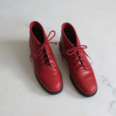 Vintage 1990s red leather ankle boots, booties, lace up size 8 US 