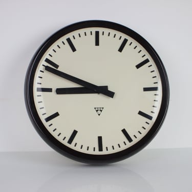 Large Bakelite Industrial Wall Clock by Pragotron, 1960s / Mid-century / Vintage Clock / 