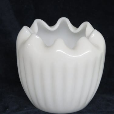 Milk Glass Pinch Vase Mid Century Ribbed Art Glass Rose Bowl 3891B