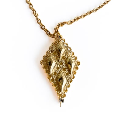 Gold Diamond Pendant Necklace