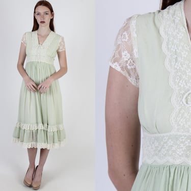 Mint Gunne Sax Midi Dress / Vintage 70s White Lace Up Corset / Prairie Wedding Renaissance Fair Outfit / See Through Sheer Lace Sleeves 