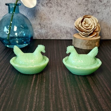 Small Vntage Jadete Hen on Nest Dsh, Retro Ktchenala, Salt Cellar