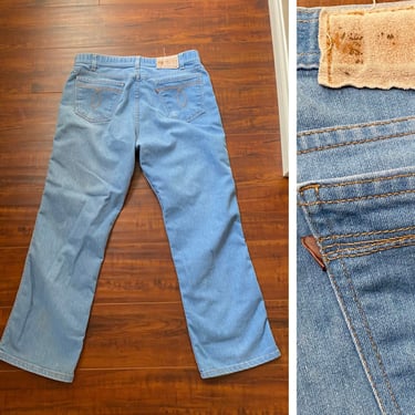 Vintage 2000’s Levis Light Wash Jeans 