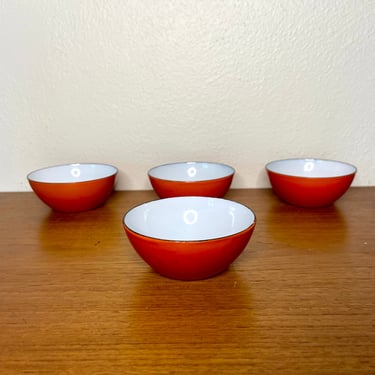 Vintage 60s set of 4 Small Enamel Bowls 