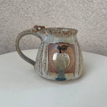 Vintage mug stoneware pottery Apple theme decoration size 4” 