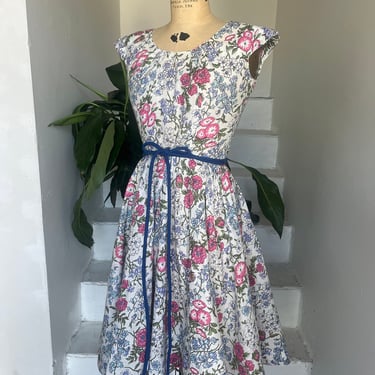 1950s Fit and Flare Flowers Butterflies and Bees Sundress 36 Bust Vintage Summer 