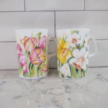 Vintage 1993 Set of 2 Royal Doulton Expressions English Bone China Bouquet Edition Made in England 