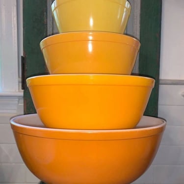 Pyrex Citrus Daisy Yellow Orange Mixing Bowl Set