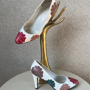 Vintage 80s heel pumps shoes white leather floral design Garolini sz 7.5-7 