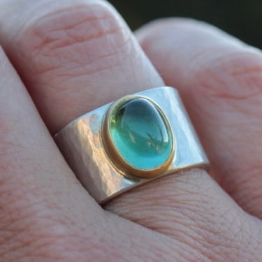 Big Sur | Green Tourmaline Hammered Wide Band