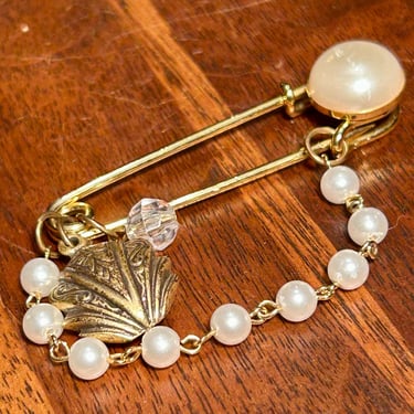 Vintage Safety Pin Brooch Imitation Pearls Shell Charm Retro Jewelry 