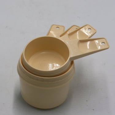 vintage almond tupperware measuring cups 