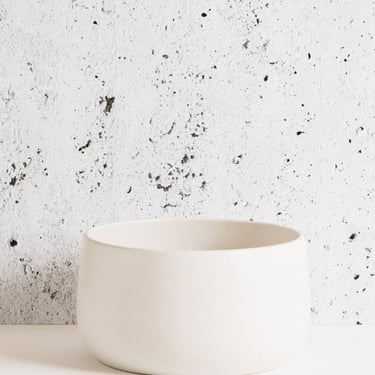 Large Stoneware Serving Bowl in White