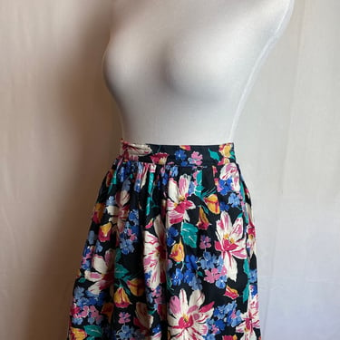 Vintage 80’s 90’s black 100% cotton floral skirt ~ pleated high waist with pockets prairie peasant style bright vivid size 32” w 