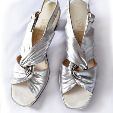 Metallic Silver 1960's Shoes, Sandals Pumps Vintage Womens size 7.5M, 7 1/2 M, Mod Sling Back High Heels 